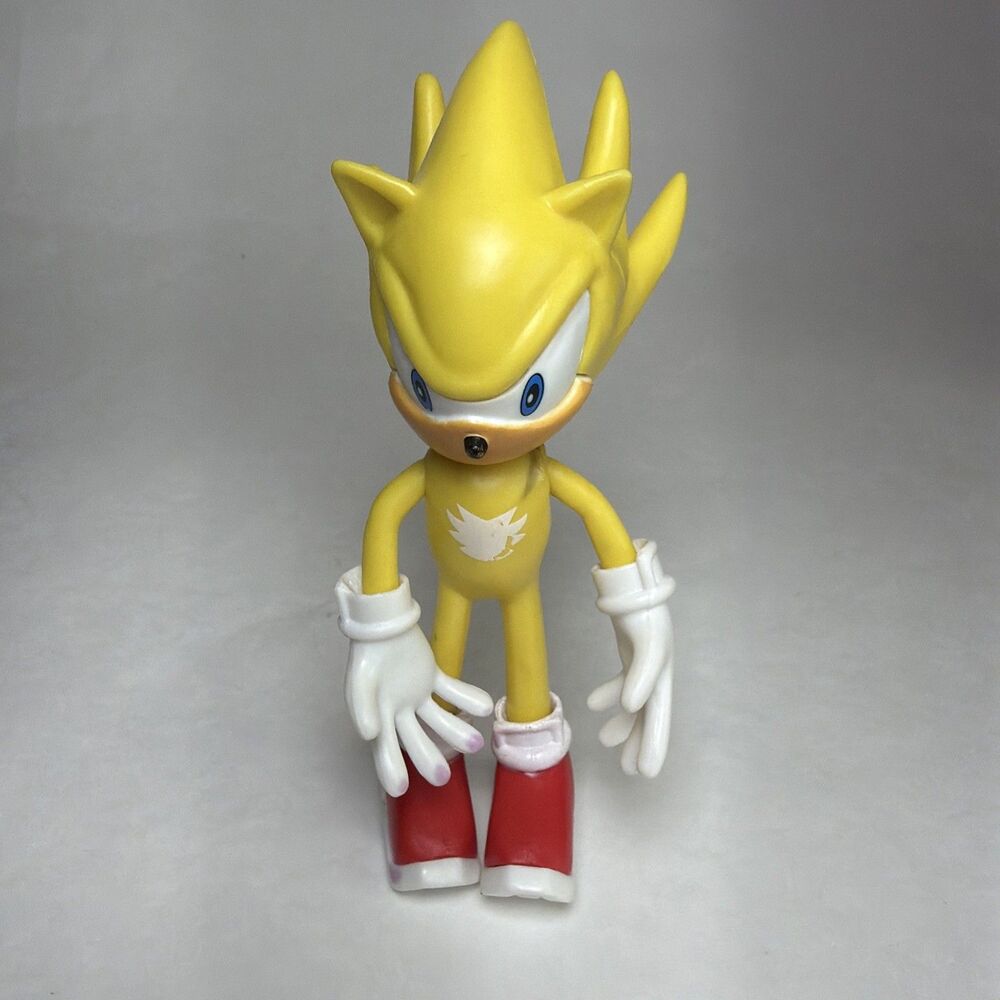 Super Sonic Sonic the Hedgehog Yellow Plastic Action Figure 5 inches